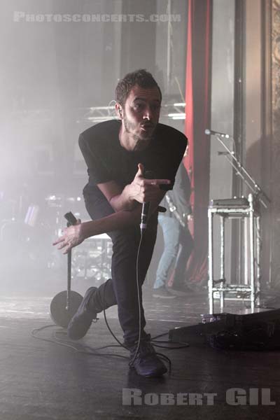 EDITORS - 2013-10-21 - PARIS - Le Trianon - Thomas Michael Henry Smith